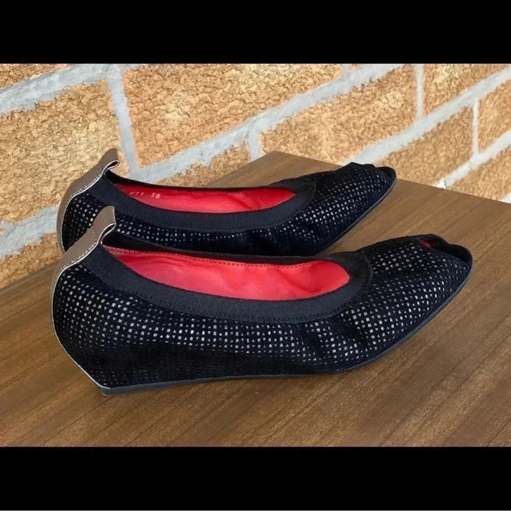 Pas de rouge wedge shoes size 7.5
